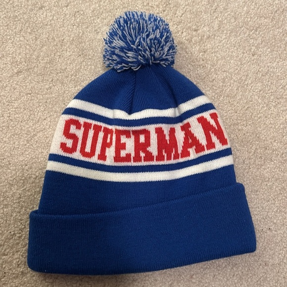 Superman beanie winter hat with Pom Pom - Picture 2 of 3